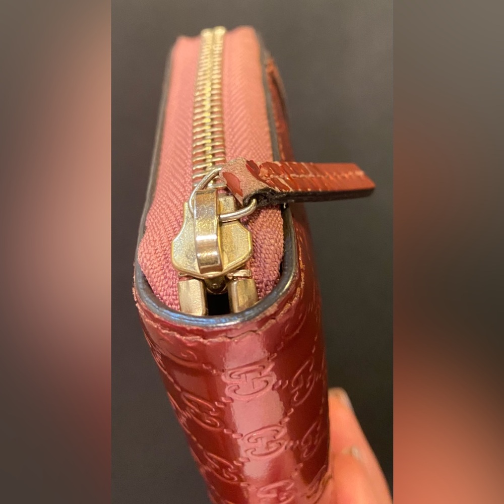 π₯SALE GUCCI ~ Micro GG ~ Patent Leather ~ Raspberry ~ Zip Around π - Picture 6 of 16